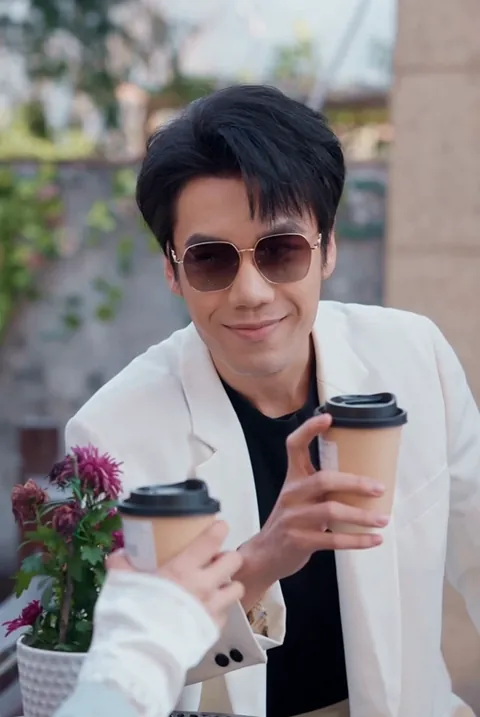 Blooming Love in His Hands​​